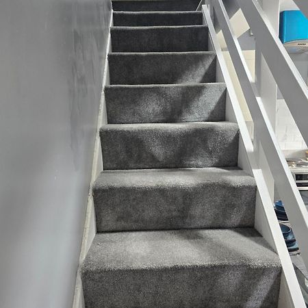 Manchester - House - Sleeps 6 - Parking - Garden 外观 照片