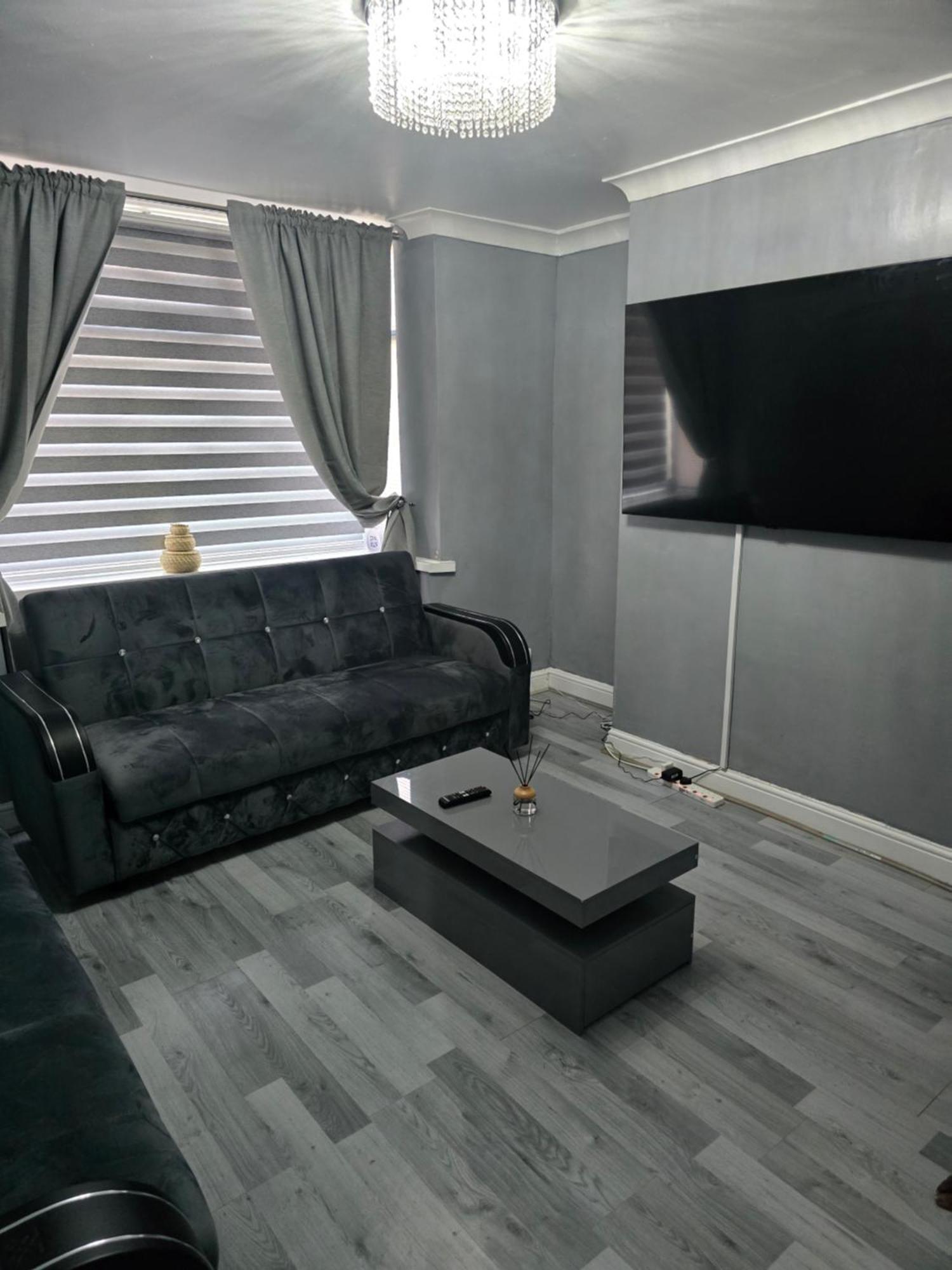 Manchester - House - Sleeps 6 - Parking - Garden 外观 照片